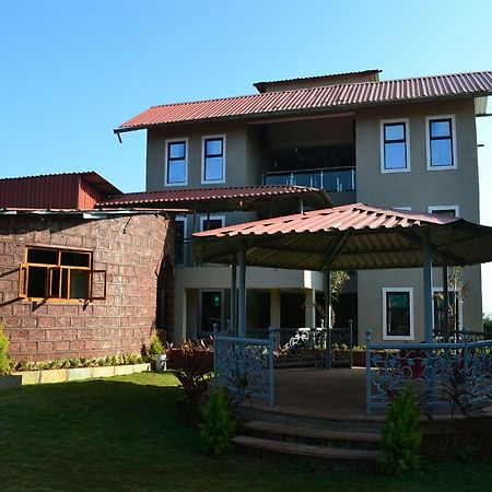 Oyo 11898 Hotel Vhyomaan Mahabaleshwar Exterior photo