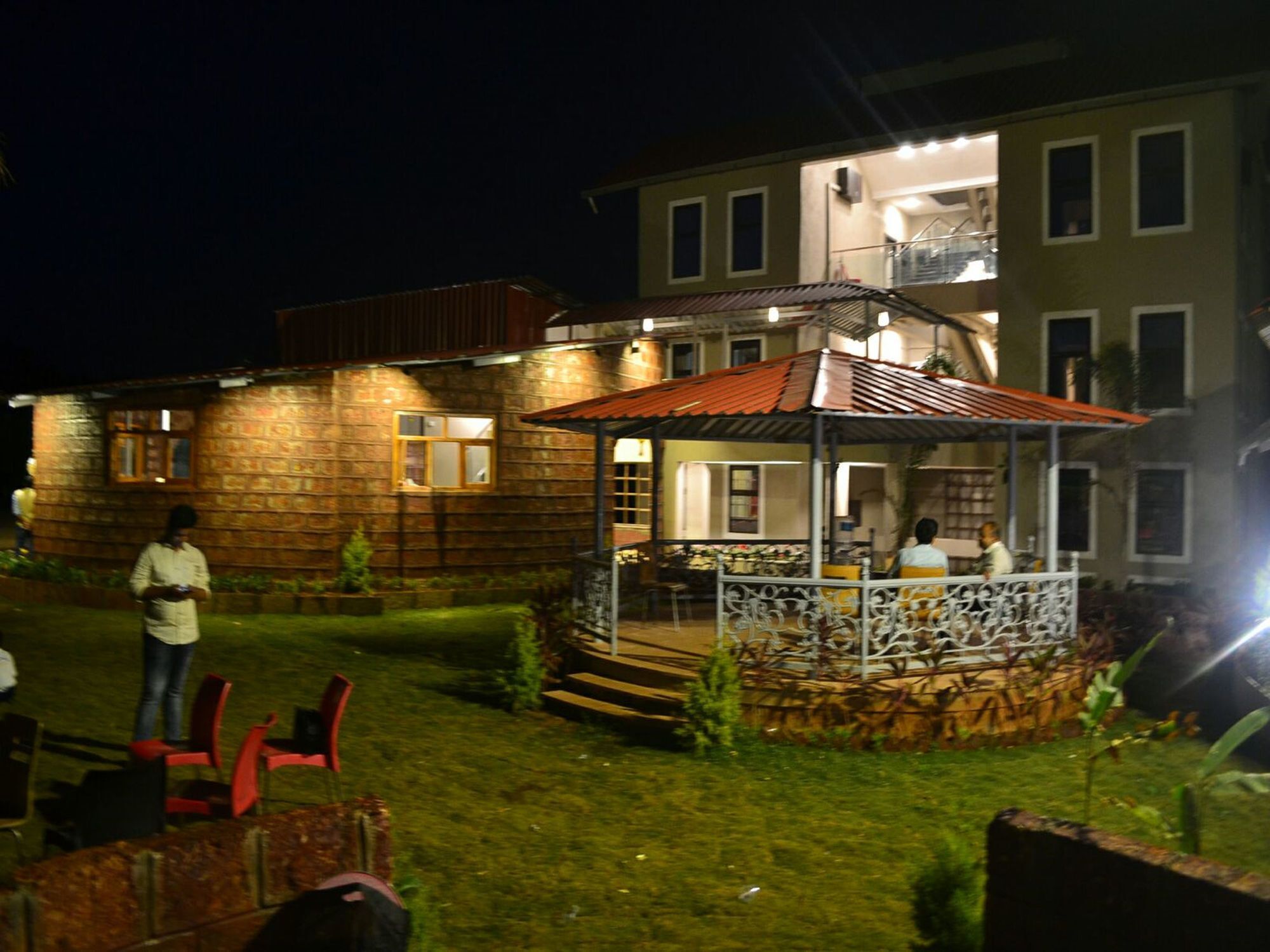 Oyo 11898 Hotel Vhyomaan Mahabaleshwar Exterior photo